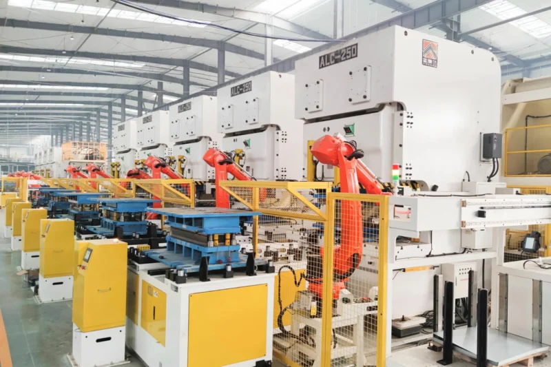 Intelligent sheet metal production line for range hoods