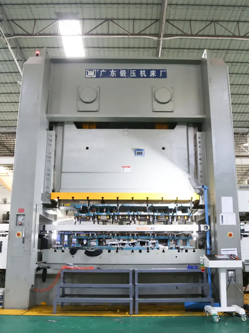 Microwave oven door intelligent production line