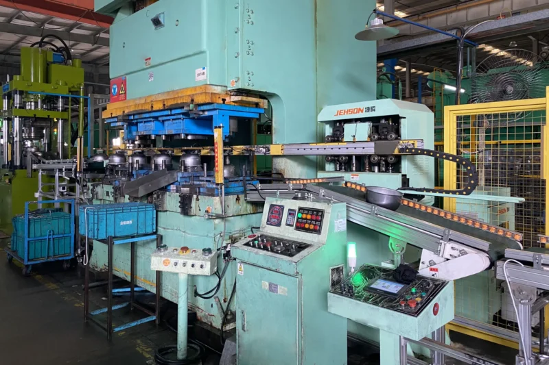 Rice cooker liner intelligent production line