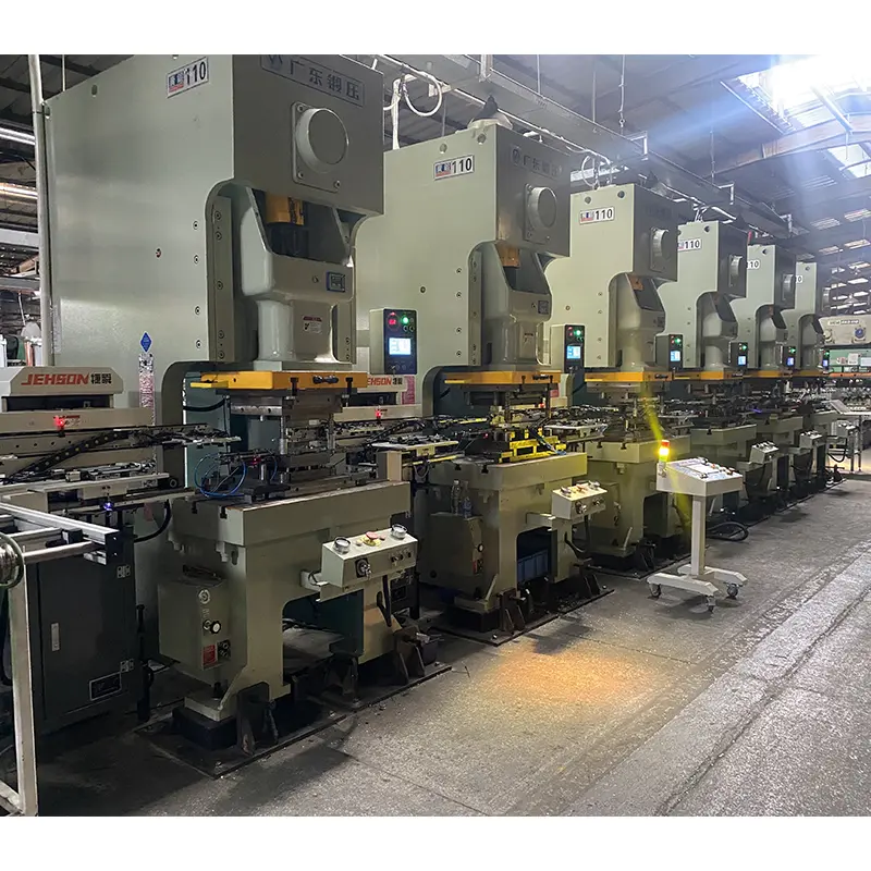 Robots Solution in Slide Rail Punching Lines